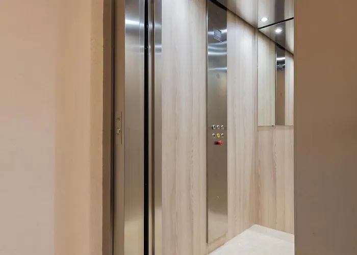 2 Pieces D'architecte Cour Privee Face Thermes アパート