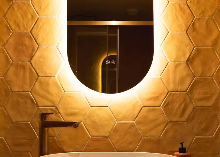 2 Pieces D'architecte Cour Privee Face Thermes アパート バニエール・ド・ビゴール