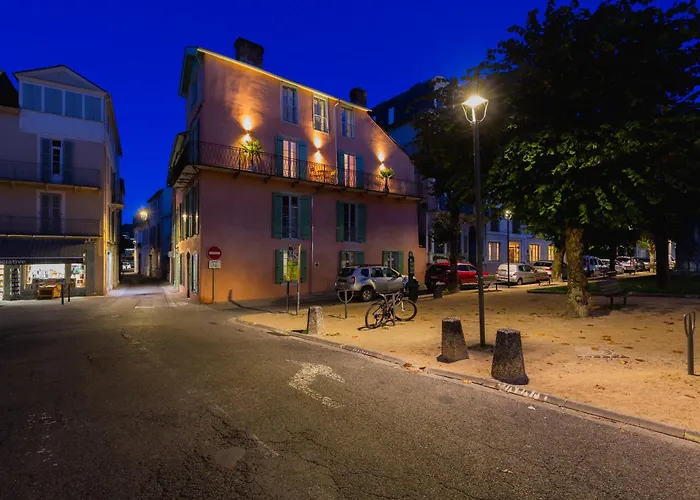 2 Pieces D'architecte Cour Privee Face Thermes