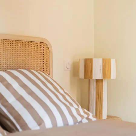 2 Pieces D'architecte Cour Privee Face Thermes Apartment *