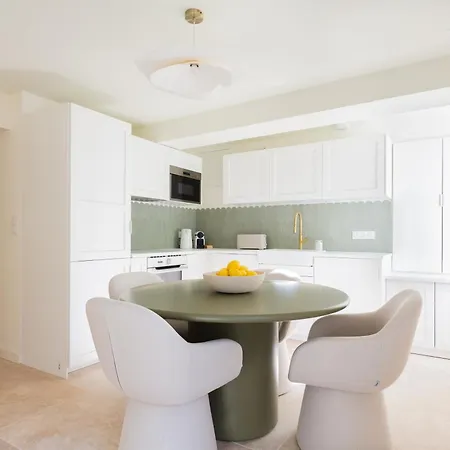 Apartment 2 Pieces D'architecte Cour Privee Face Thermes *