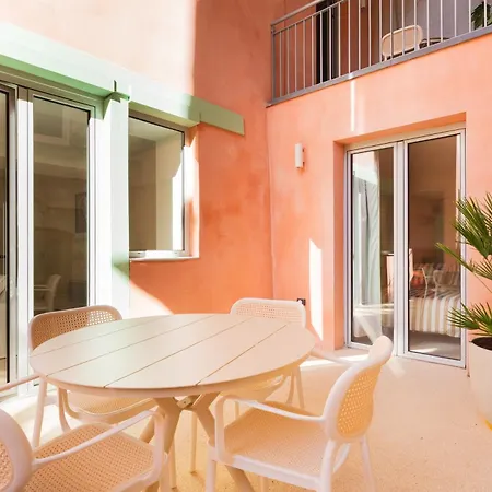 2 Pieces D'architecte Cour Privee Face Thermes Διαμέρισμα *