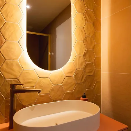 2 Pieces D'architecte Cour Privee Face Thermes